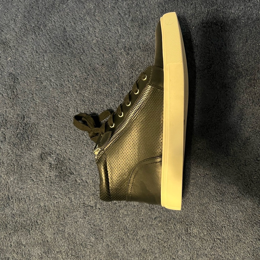 Women’s REPORT sneakers